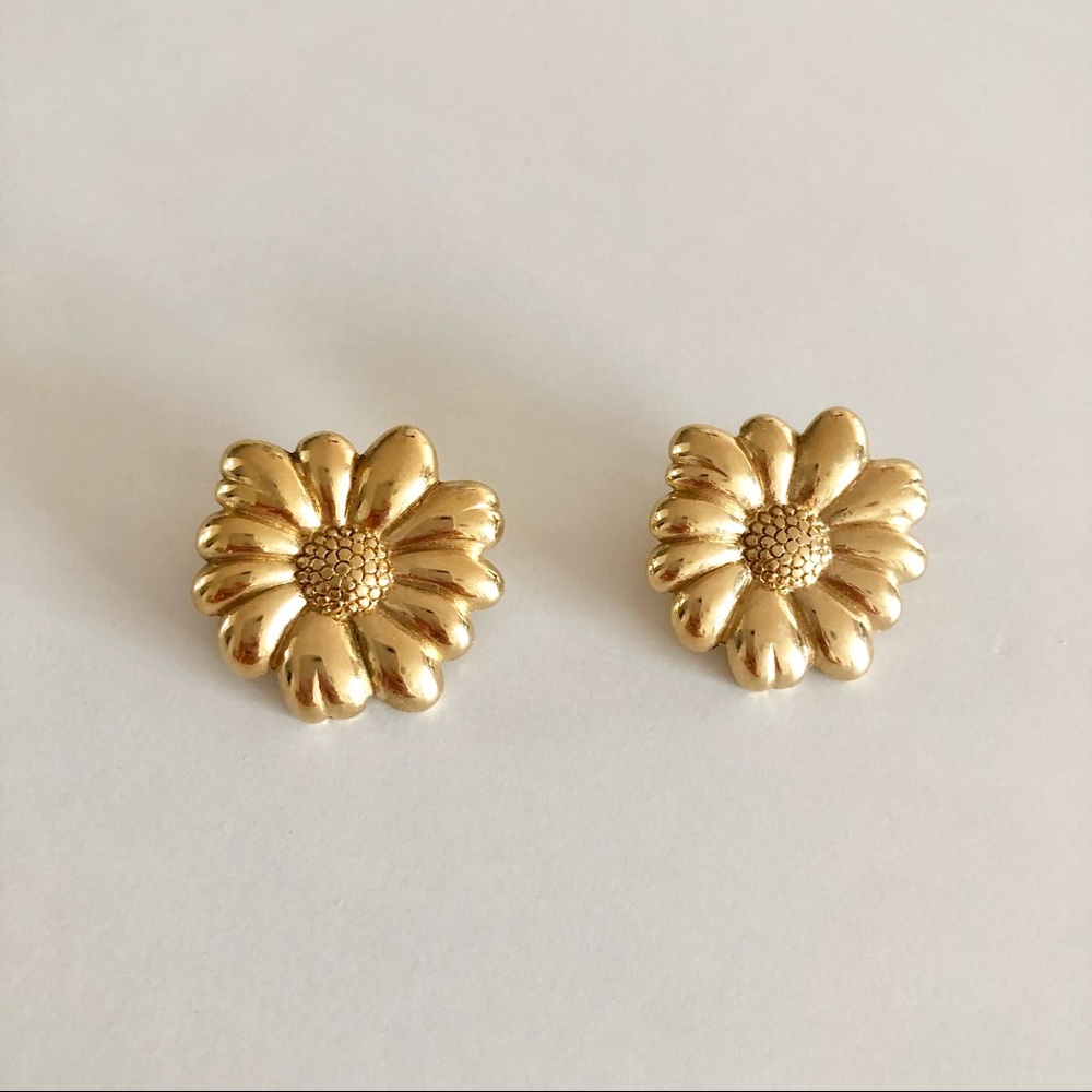 Vintage Gold Floral Daisy Earrings